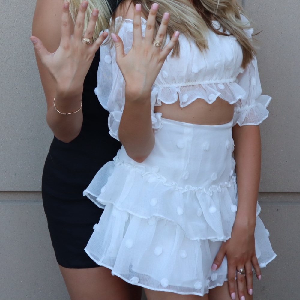 KRISTA POMPOM OUTFIT